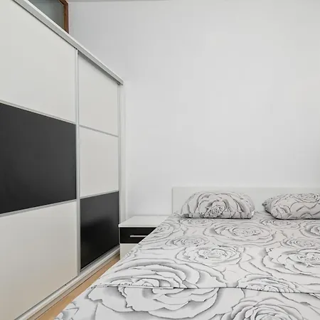 San Apartment *